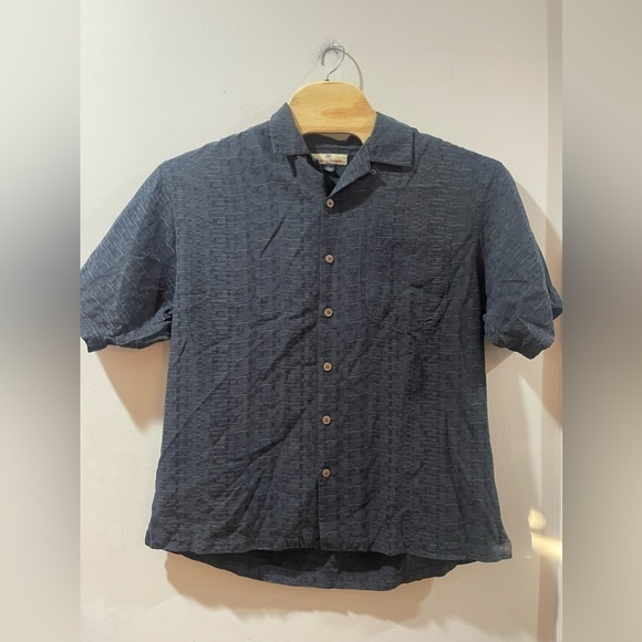 Tommy Bahama silk shirt in Black.‎ Size Large - Picture 1 of 5